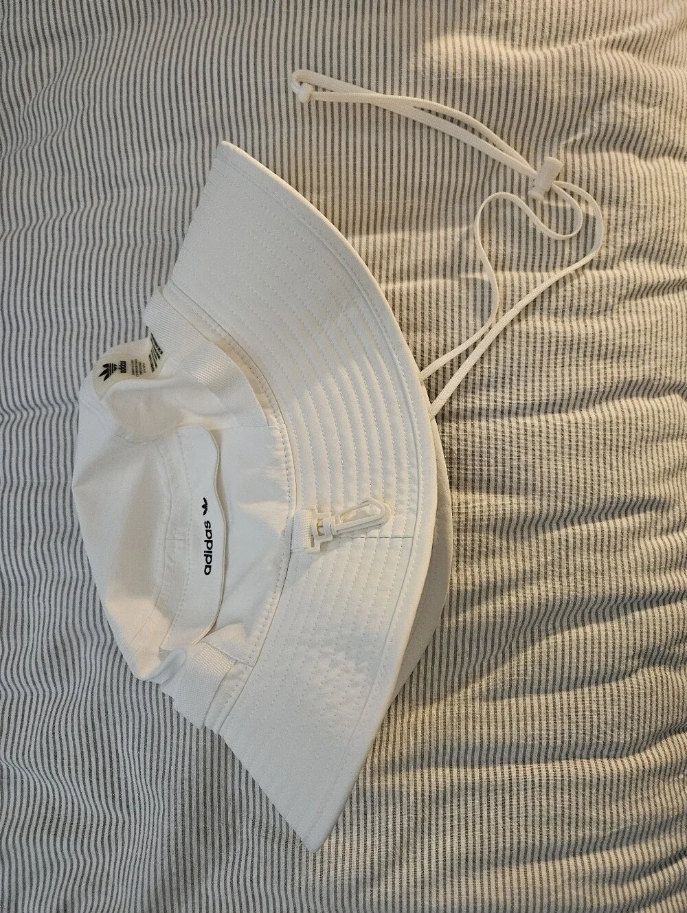 Adidas Bucket Hat - Picture 5 of 7
